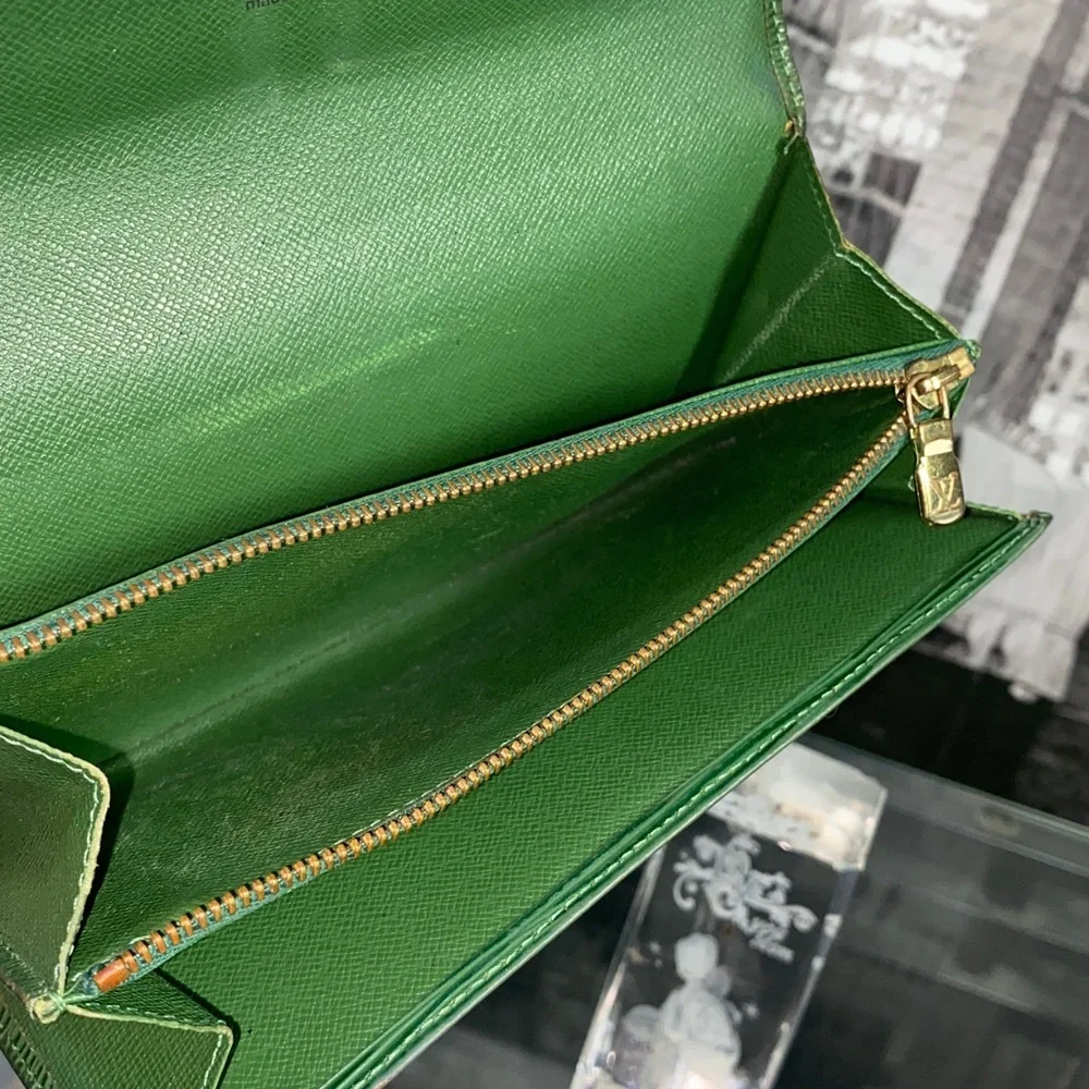 Authentic Rare Louis Vuitton Epi Leather Sarah Wallet
